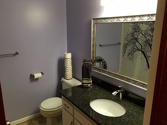 Upstairs bathroom. Granite 