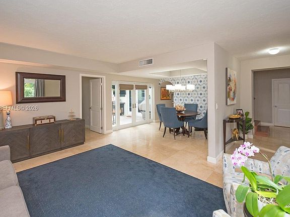 2nd image of 423 Alhambra Cir