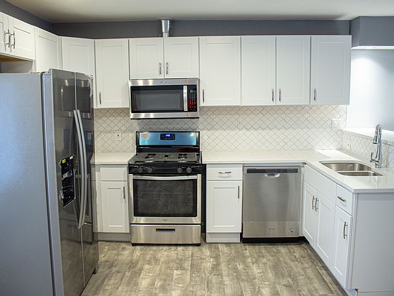 4th image of 130 N Waller Ave APT F