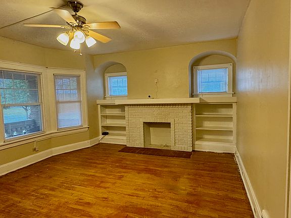 Living Room - Fireplace