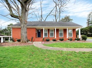 5727 Farmbrook Dr, Charlotte, NC 28210