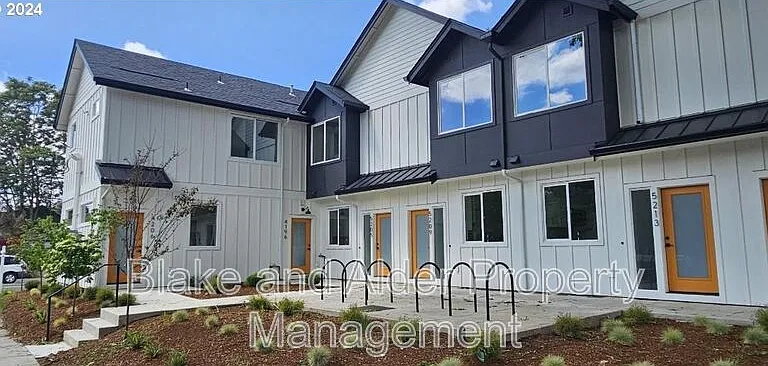 5221 SE Boise St — Photo 2