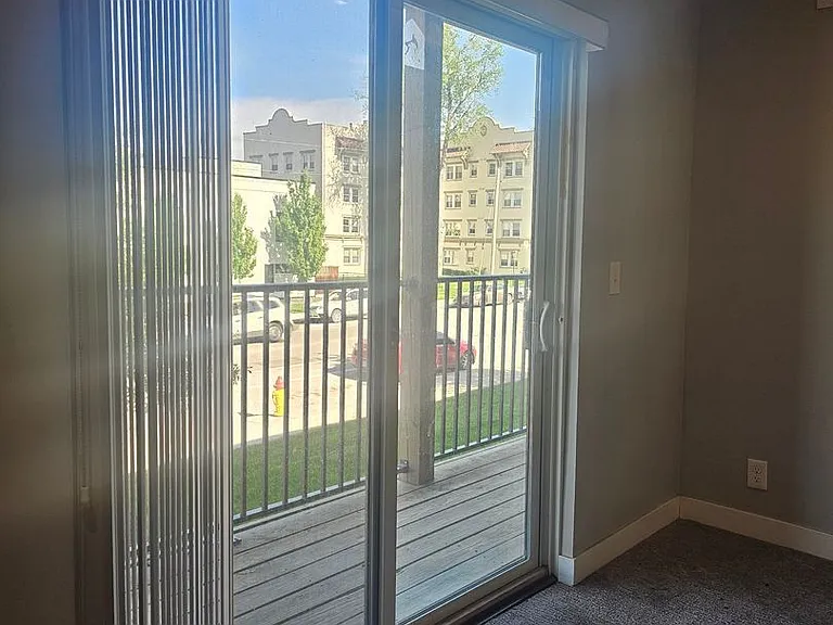 The Belmont Apartments — Photo 12