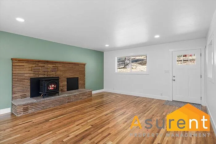 2 bed, 1.0 bath, 1301 sqft, $2,395 — Photo 4