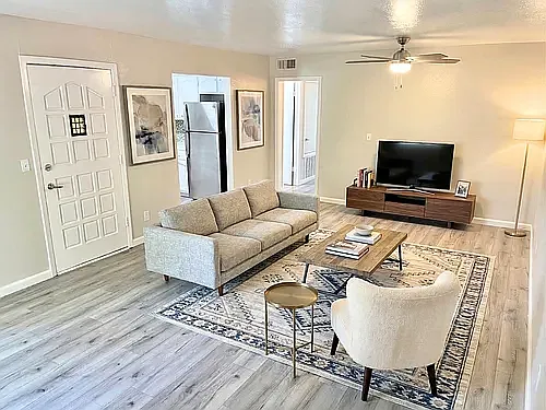 The Haven on 3rd — Photo 9