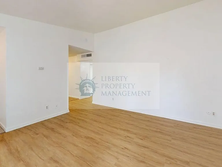 1313 Floyd Ave #119 — Photo 4