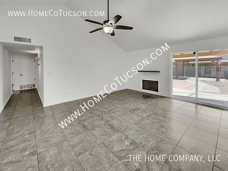10002 E Stella Rd — Photo 5