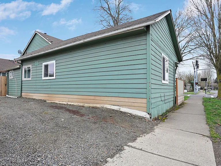 1204 Commercial St NE — Photo 19