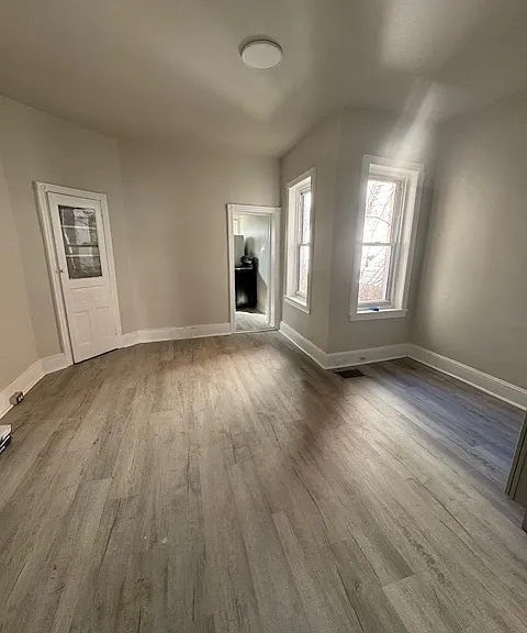103 E 24th St #1 — Photo 16