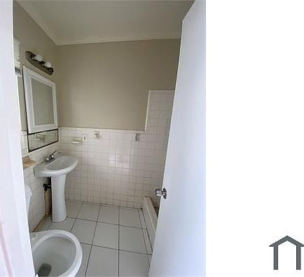 2nd image of 659 NE 36th St #C