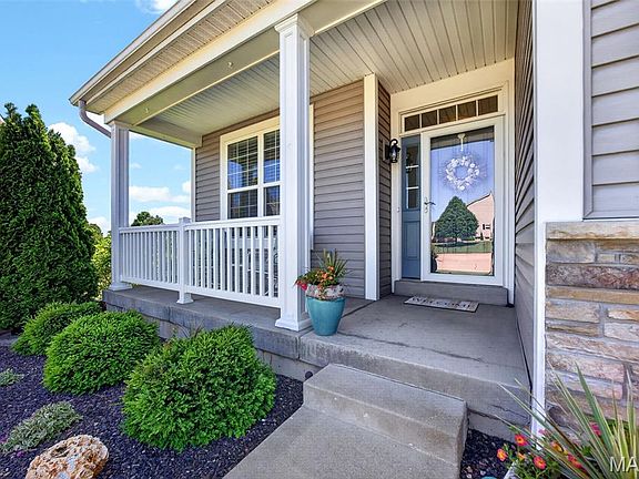3rd image of 56 Fountain Valley Ct