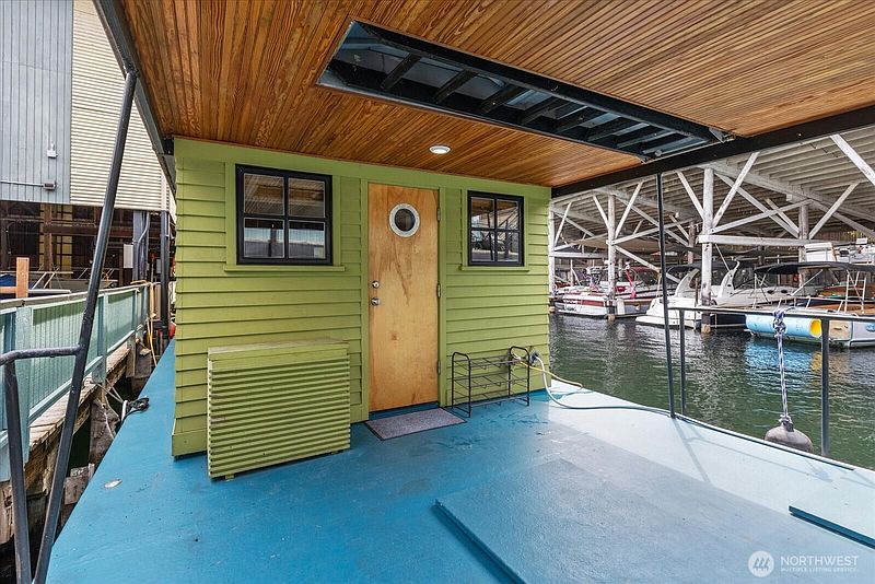 2nd image of 2706 Westlake Avenue N #99C