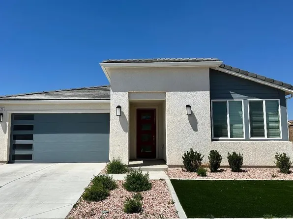 428 Cathedral Ct S, Madera, CA 93636