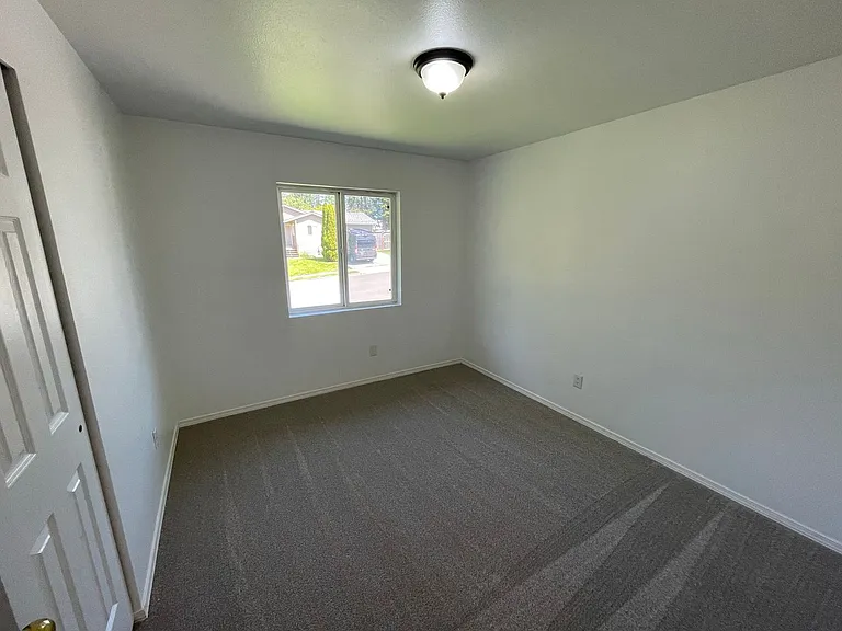 2415 Forest Park Ln — Photo 15