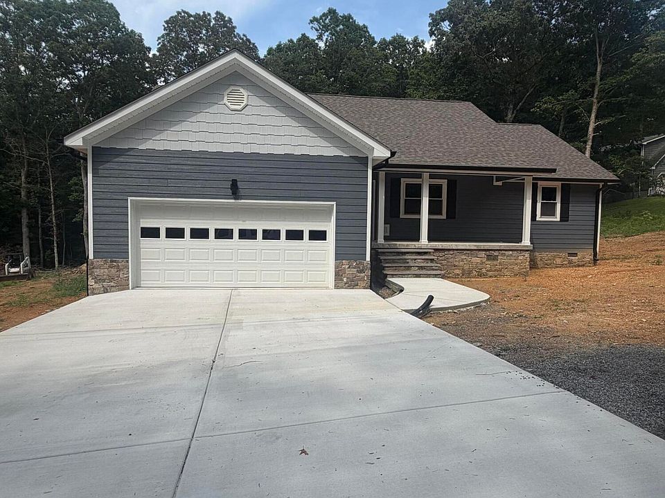 2nd image of 440 Dogwood Ln