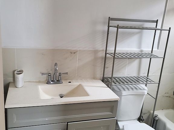 5th image of 1487 E 93rd St Floor 2