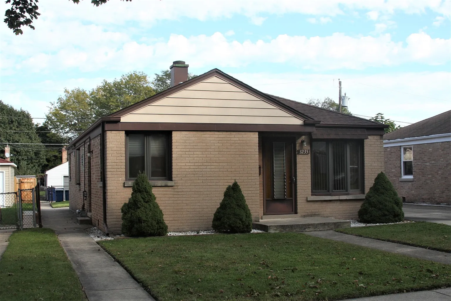 3235 George St photo 1