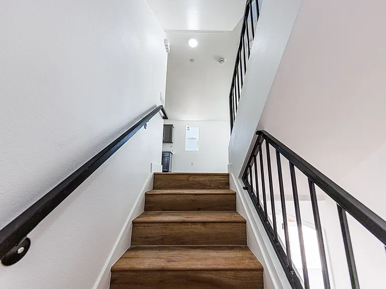 Huge 2, 3 & 4 Bed 2026 Townhomes — Photo 14