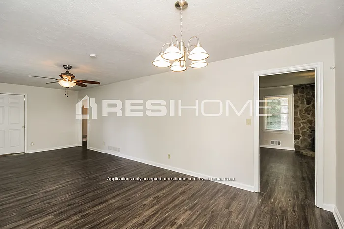 2931 Birchwood Way SW — Photo 6