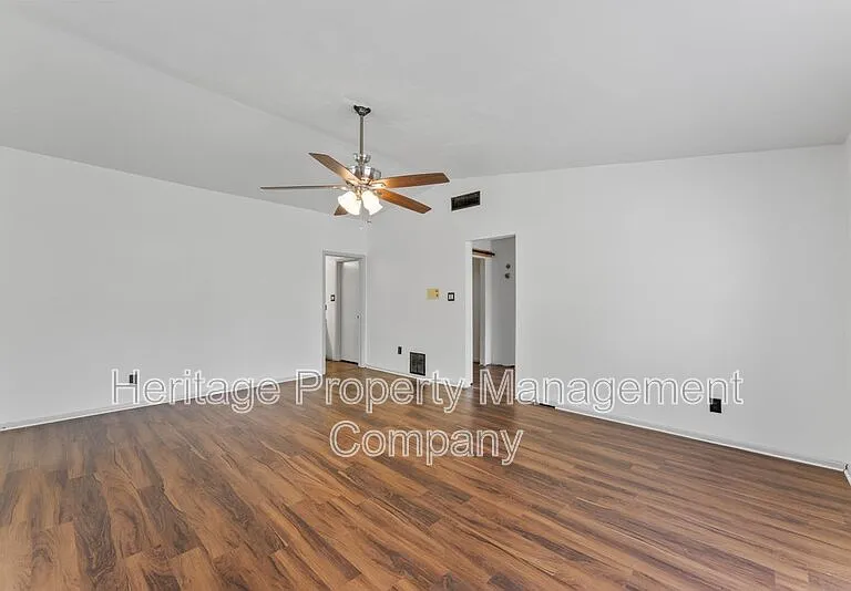 2526 Town Briar St — Photo 27