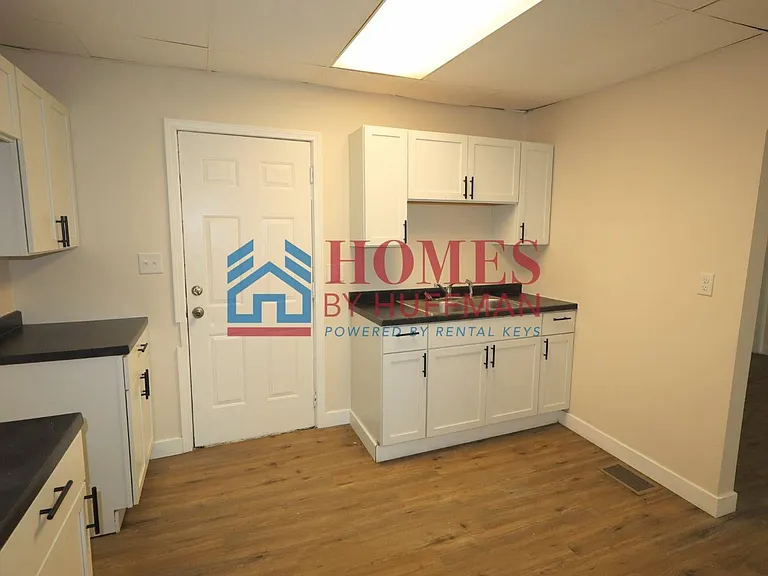 638 Jackson Ave — Photo 6