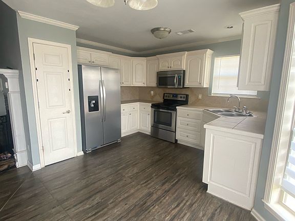 2nd image of 5725 Heritage Heights Dr