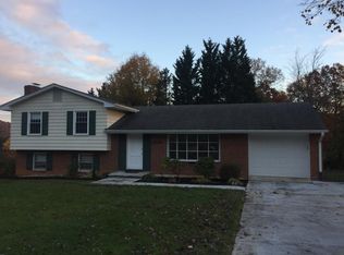 2906 Glenmont Dr, Roanoke, VA 24018