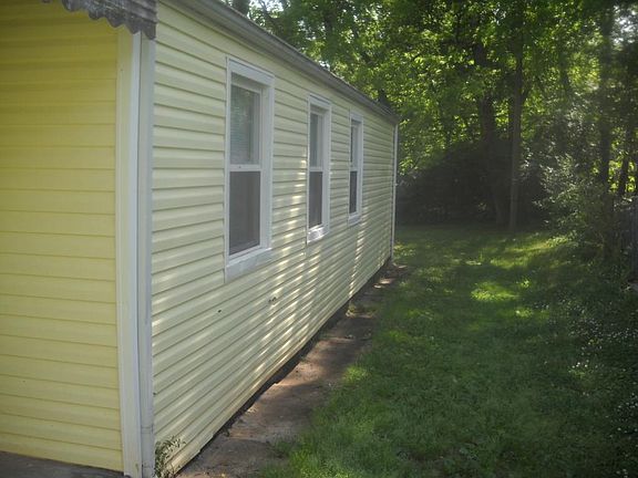 3rd image of 1705 Crestview St