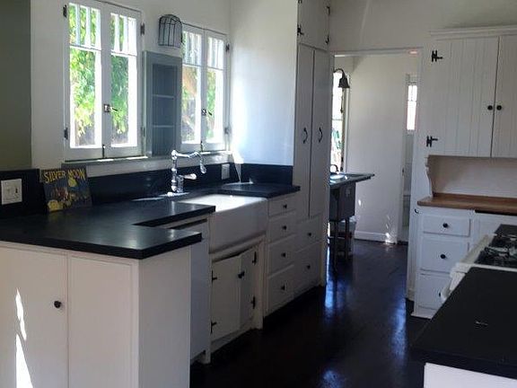3rd image of 731 S Griffith Park Dr