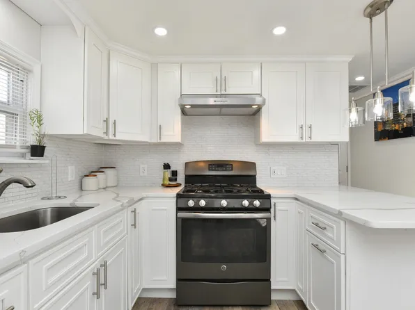 34 Helen Dr, Moonachie, NJ 07074