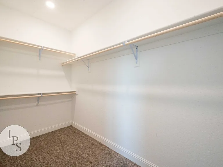 352 N Millard Ave — Photo 22