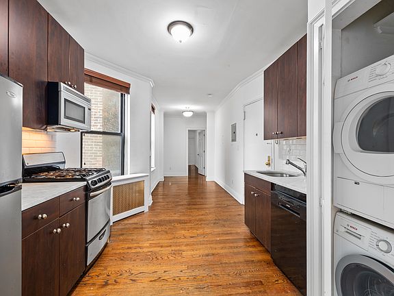 4th image of 142 Sullivan St APT 21
