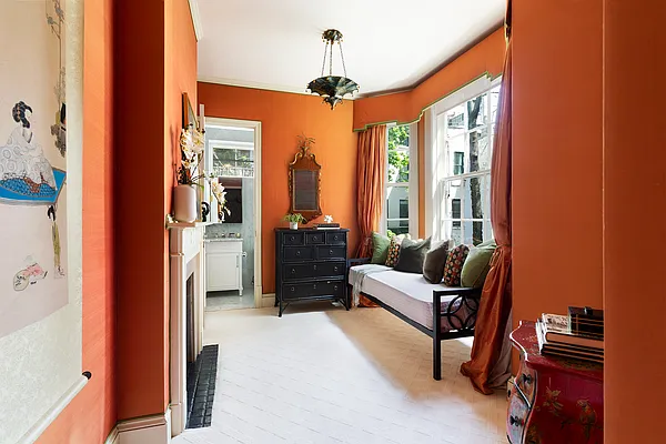 Sold by Compass | media 19