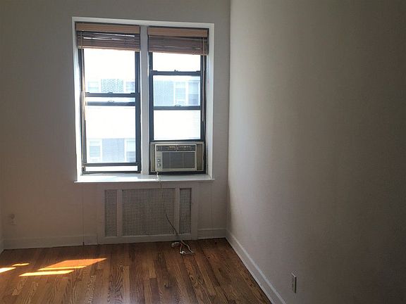 3rd image of 143 W 74th St APT 5A