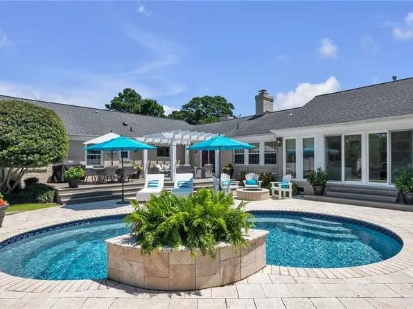 1125 Chumley Rd, Virginia Beach, VA 23451