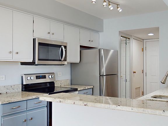 5th image of 1138 N Knollwood Dr