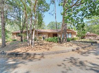 355 Roan Dr, Grants Pass, OR 97526