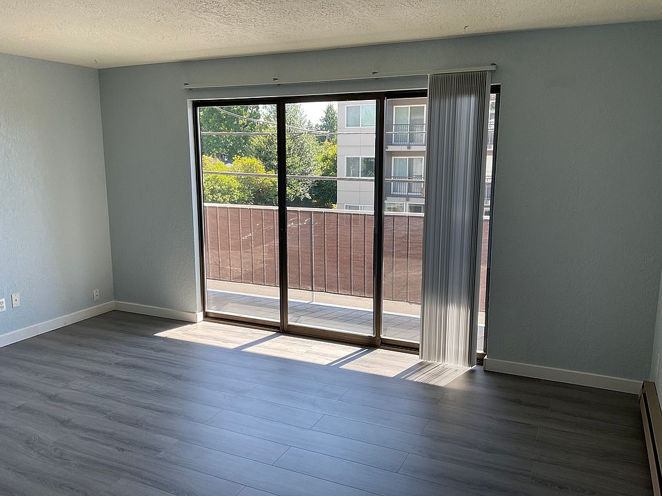 1st image of 11702 Greenwood Ave N APT 304