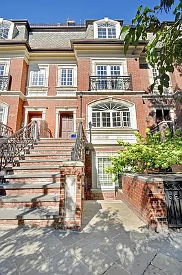 Sold by Corcoran | media 21