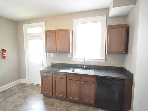 5th image of 2160-2162 Indianola Ave