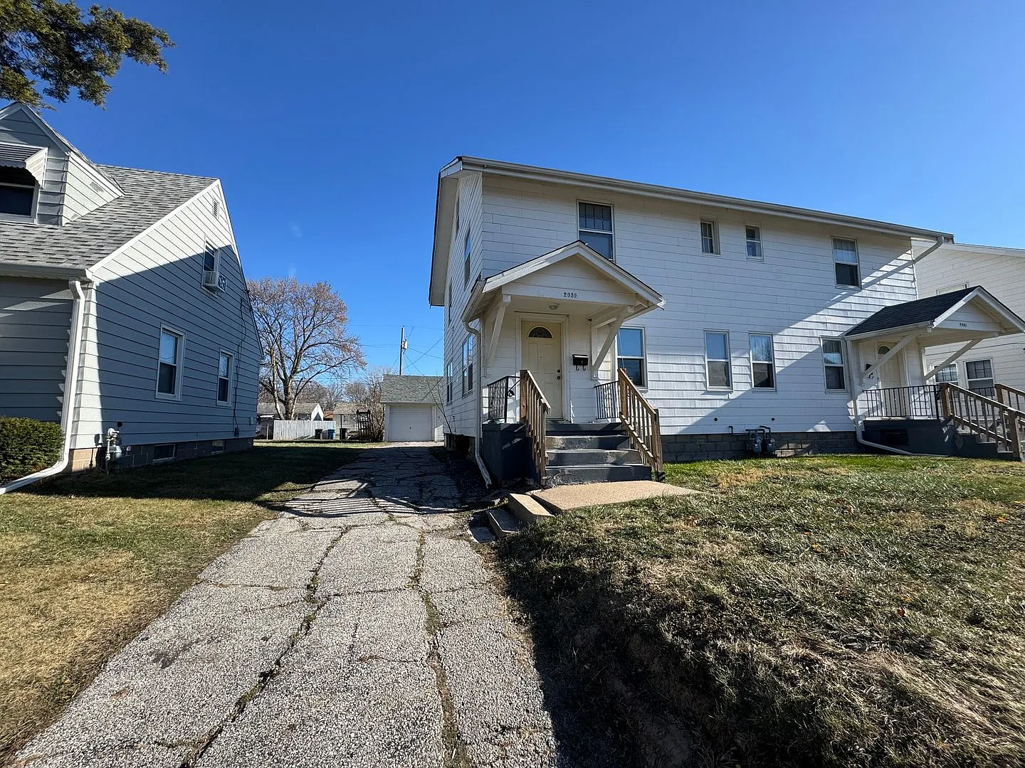 2039 33rd St photo 1