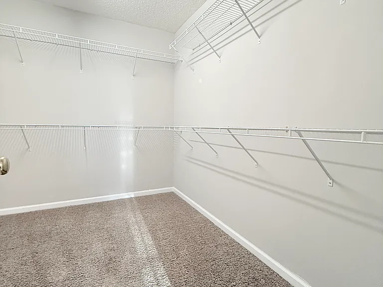 240 Regent Sq — Photo 57