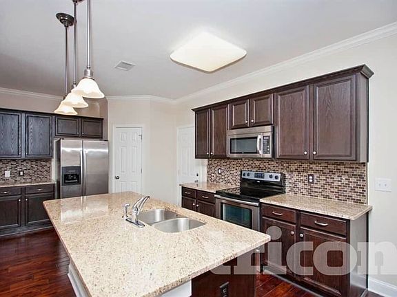5th image of 1716 Hartford Ln