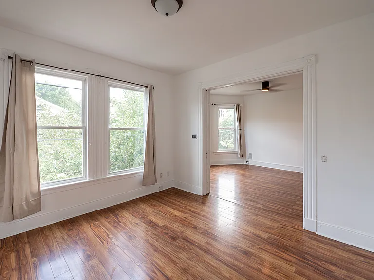 92 Pearl St #2 — Photo 2