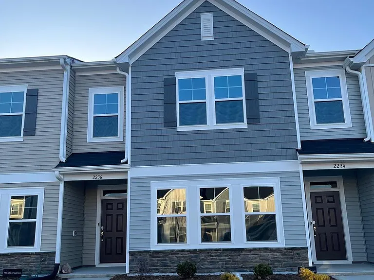 2236 Kasota Ln — Photo 2