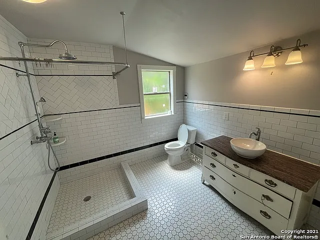 218 Vance St — Photo 8