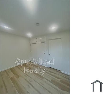 5th image of 3216 1/4 Division St