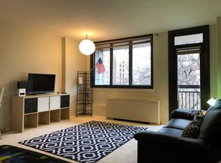 801 N Pitt St APT 303, Alexandria, VA 22314