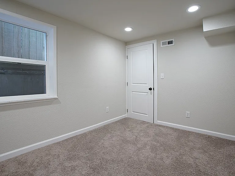 4120 Interlake Ave N — Photo 11