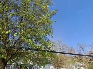 802 Riverside Dr, Klamath Falls, OR 97601